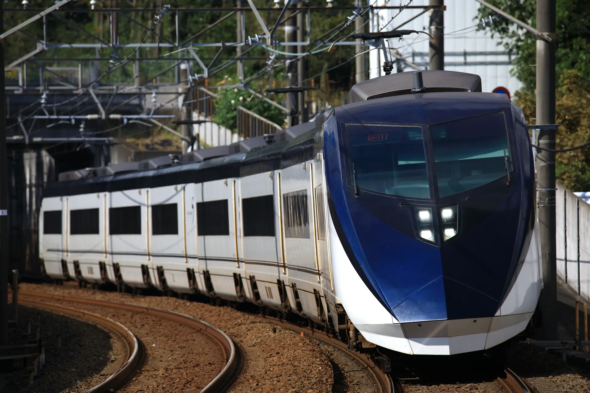Narita Airport to Tokyo in 2026: Skyliner, N'EX, Bus & Taxi